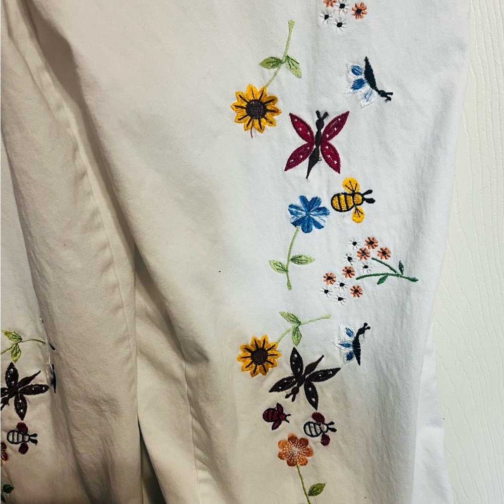 Agapo White Overalls with Embroidered Accents - Picture 4 of 9
